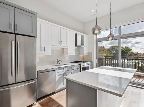 6700 North Ave, 1610 N Normandy Ave #306, Elmwood Park, IL 60707