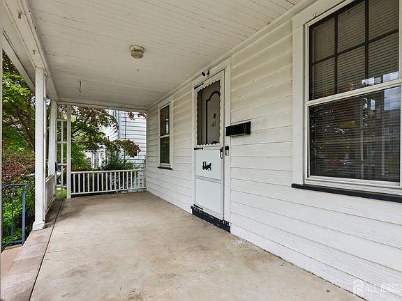 3rd image of 1089 Field Ave