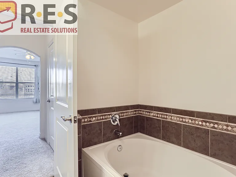 9019 E Panorama Cir #309 — Photo 16