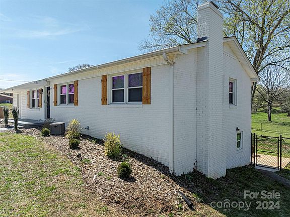 2nd image of 204 Sky Crest Ave