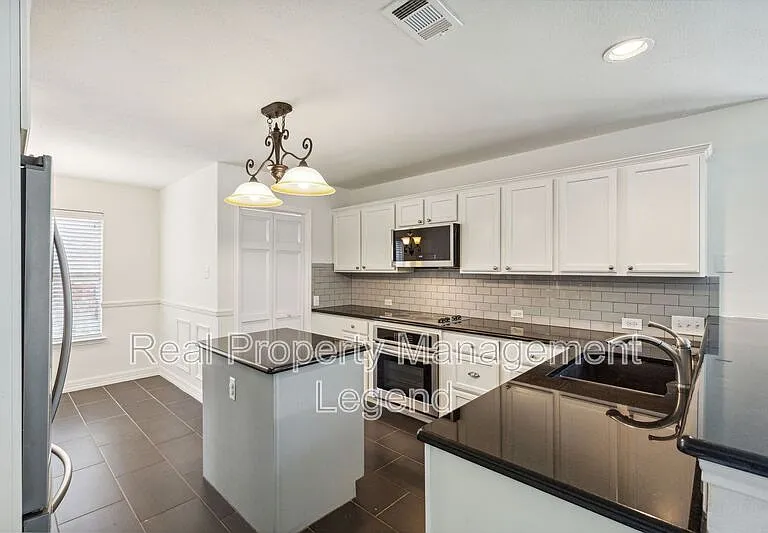 5012 Boxwood Ln — Photo 8