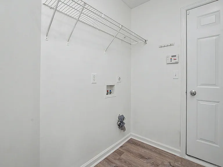 7973 Seabury Ct — Photo 9
