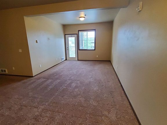 4th image of 2240 Mercedes Dr #205