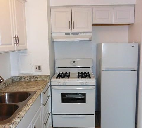 5th image of 1221 Island Dr APT 103