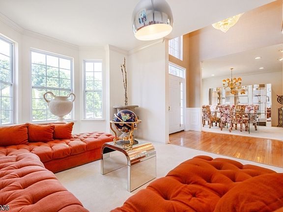 3rd image of 50 Saunders Ln