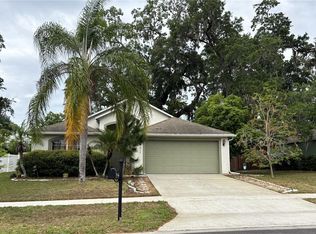 913 Lake Lindley Dr N, Deland, FL 32724