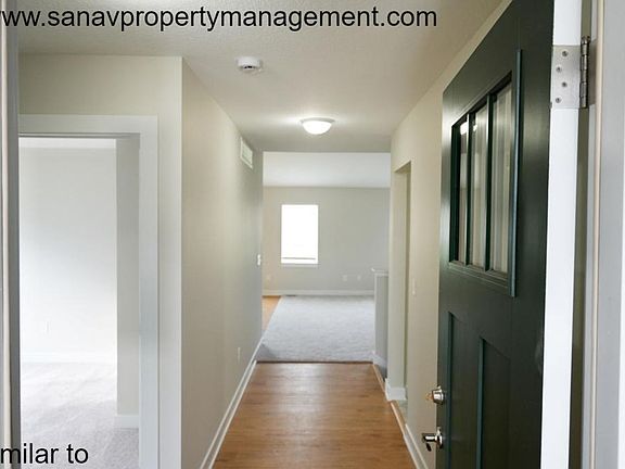 3rd image of 690 SE Mesa Dr