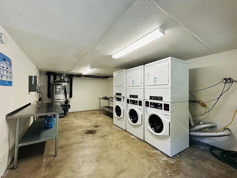 12720 Caswell Ave — Photo 17