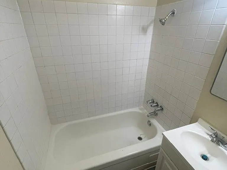 2521 Bassler St — Photo 10