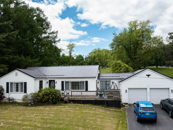 198 Cross Cove Rd, Roaring Spring, PA 16673