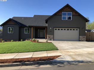 809 Olson Pl, Cottage Grove, OR 97424