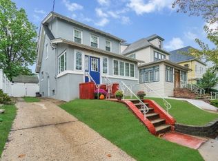 98 W 39th St, Bayonne, NJ 07002