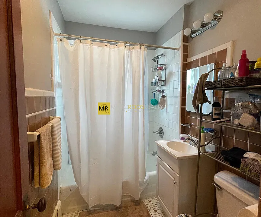 63 Frederick Ave #1