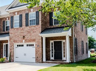 1152 Chatham Ln #14, Chesapeake, VA 23320