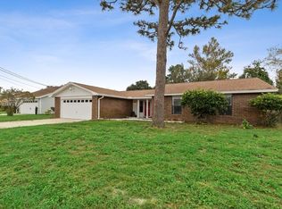 237 Lakeside Ln, Mary Esther, FL 32569
