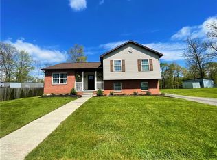 404 Red Oak Dr, Friedens, PA 15541