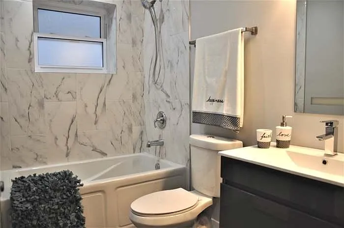 3752 N Ridgeway Ave #2 — Photo 7