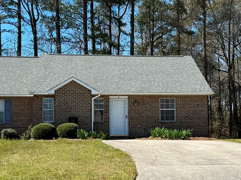 1108B Holden Dr #B — Photo 1