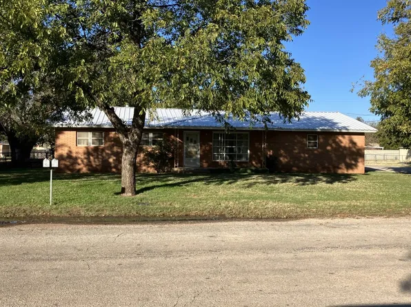 500 S Cedar St, Seymour, TX 76380
