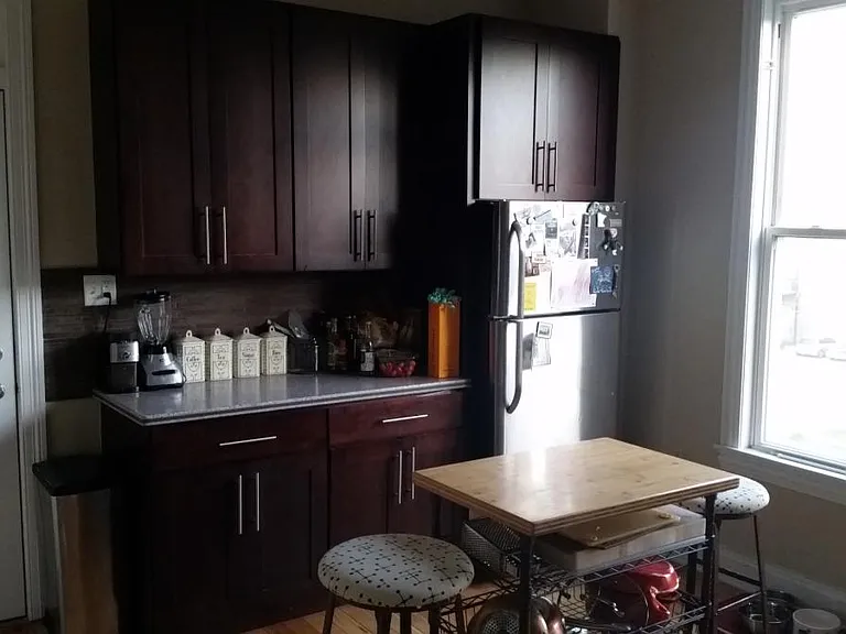 Opposite wall in kitchen--lots of natural light plus 4 recessed lights.