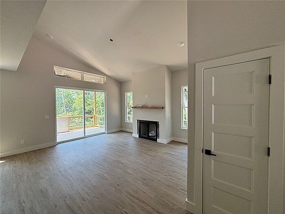 3rd image of 6 Frampton Ln