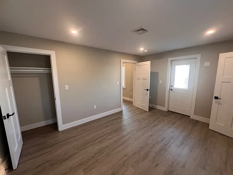 31 Maverick Sq #302B — Photo 15