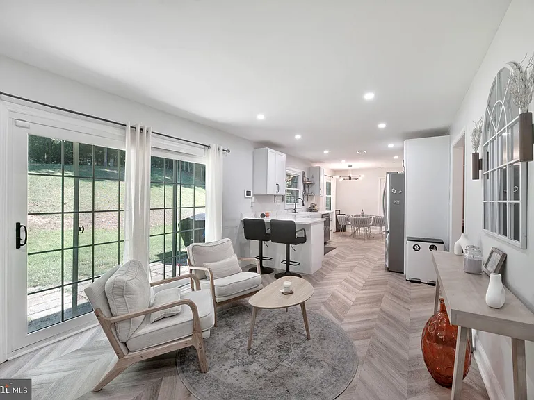 8812 Churchfield Ln — Photo 9