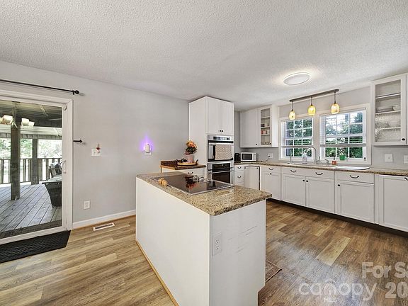 5th image of 184 Fairhill Rd