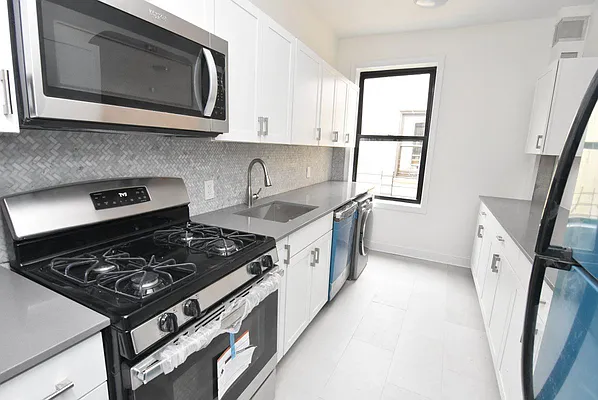 Rented by Bohemia Realty Group | media 9