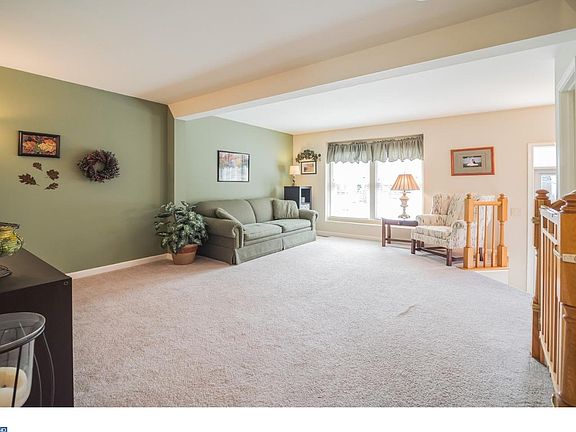 5th image of 46 Photinia Dr