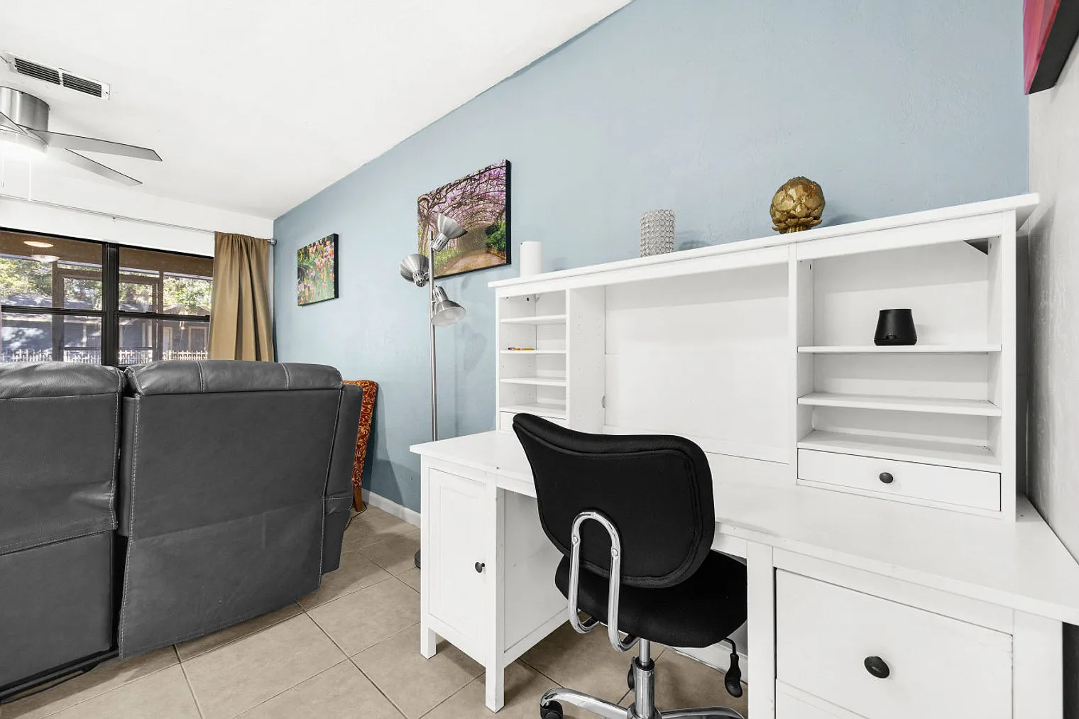 2 bed, 1.0 bath, 990 sqft, $3,212 — Photo 3