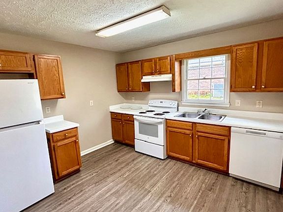 2nd image of 180 Hennon Dr NW #D