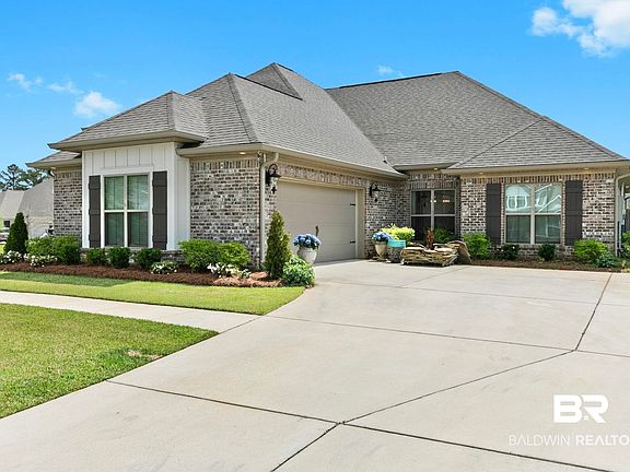4th image of 291 Hemlock Dr