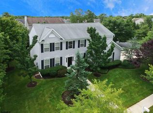 101 Julie Dr, Northfield, NJ 08225