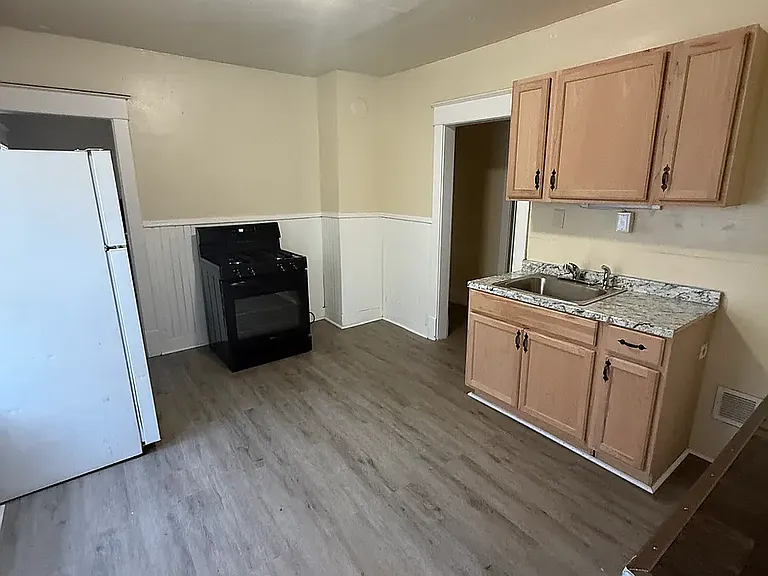 2053 Genesee St #3 — Photo 1