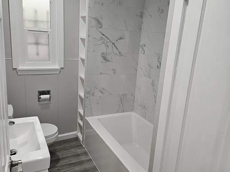 5758 Thornhill Dr — Photo 8