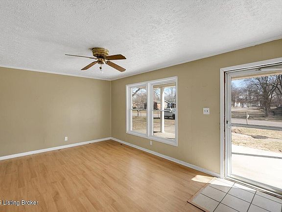 5th image of 6702 Stana Dr