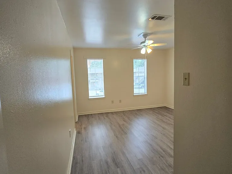 8469 Governor Dr — Photo 7
