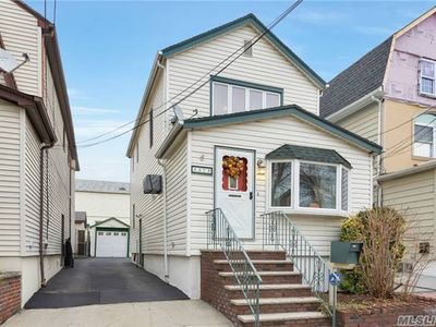 5375 66th St, Flushing, NY, 11378