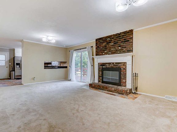 5th image of 109 Norfolk Dr