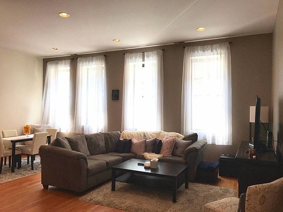 5th image of 2041 W North Ave APT 2
