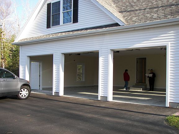 Oversized Heated Garage