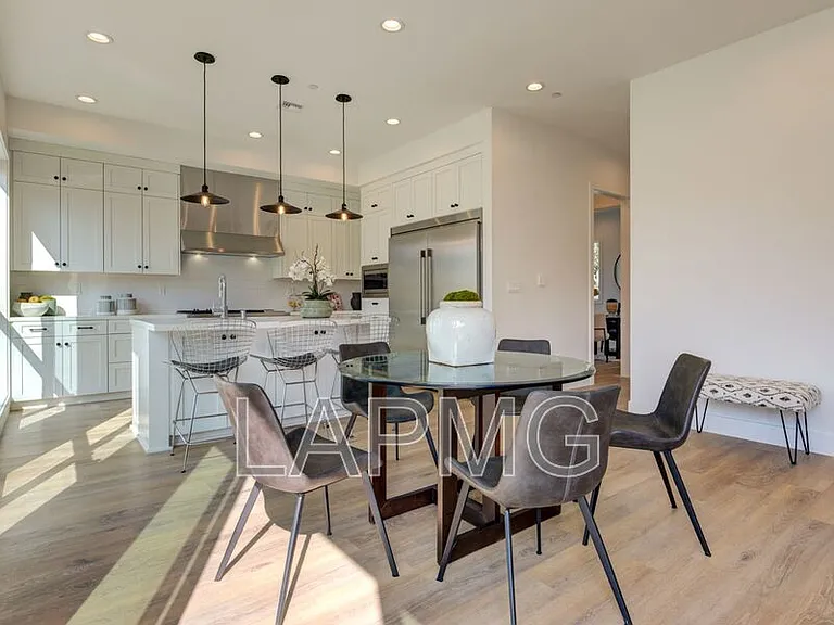 6016 Comey Ave #6016 — Photo 9