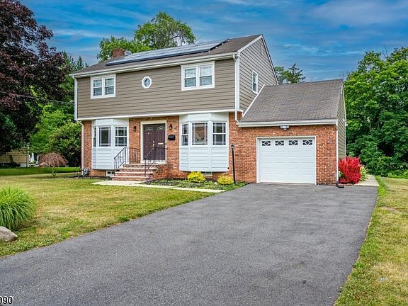 2nd image of 162 Mali Dr