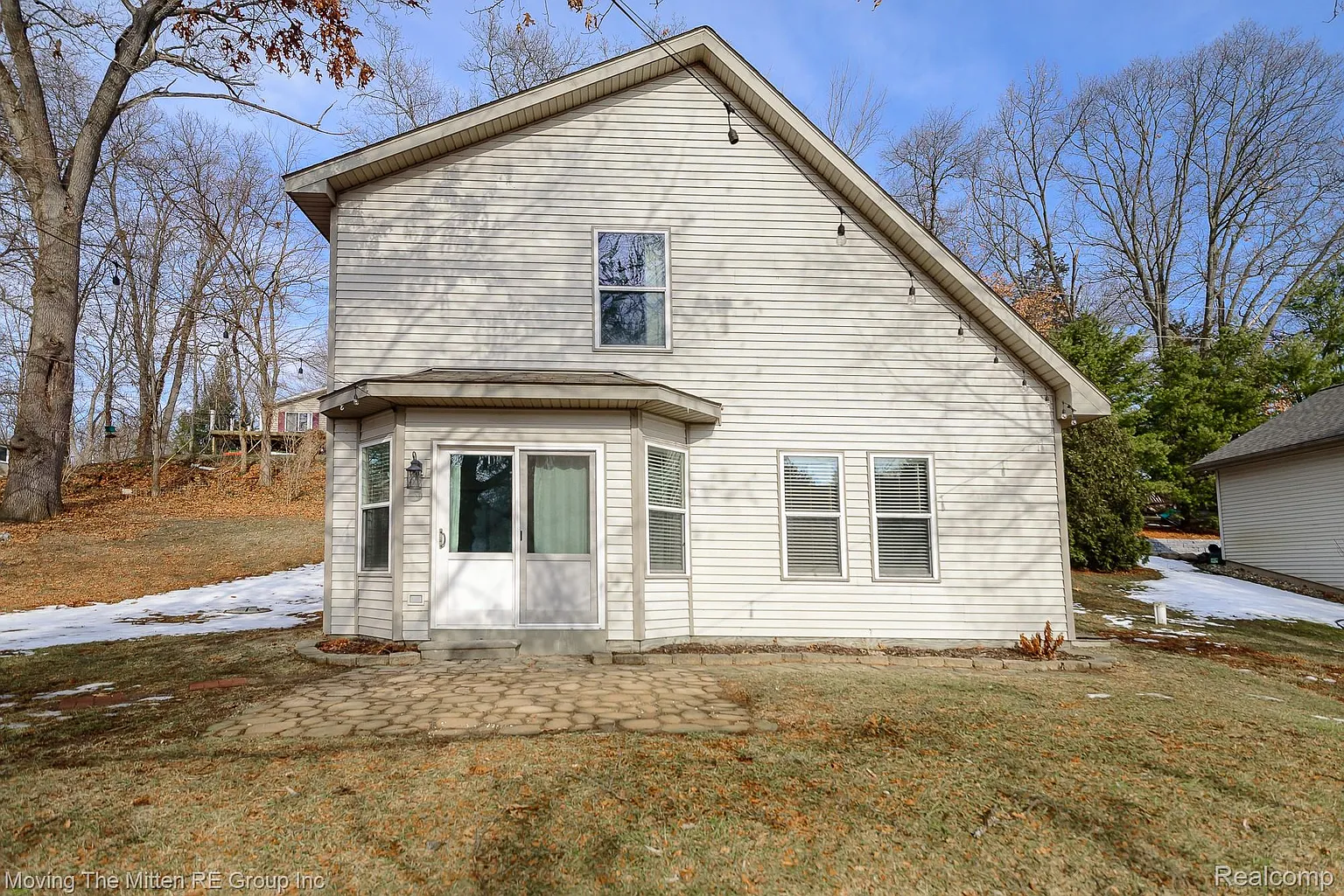 7373 Valley Dr photo 1