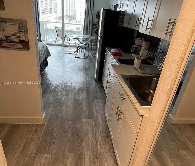19201 Collins Ave #611 — Photo 9