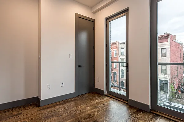 Rented by Nooklyn NYC LLC | media 79