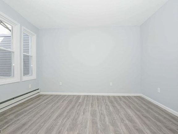 5th image of 397 Lincoln Ave #1