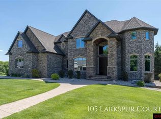 105 Larkspur Ct, Mankato, MN 56001