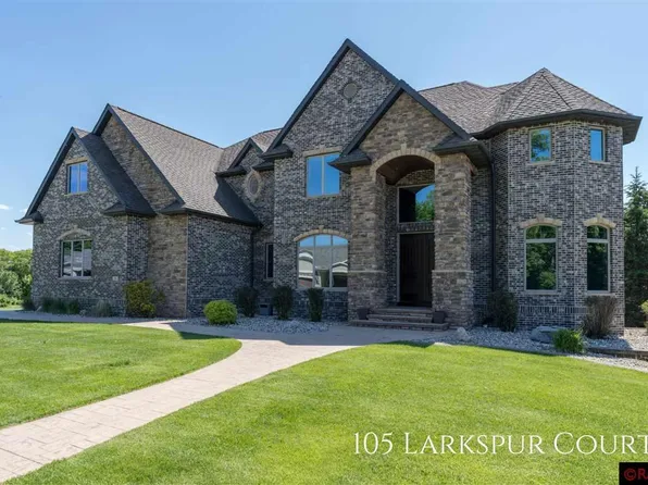 105 Larkspur Ct, Mankato, MN 56001